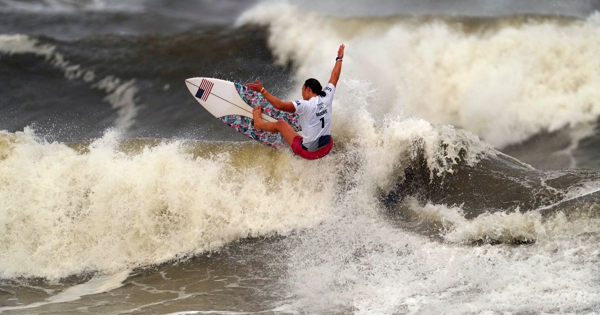 Seasoned superstars win gold in surfing’s Olympic debut The Seattle Times