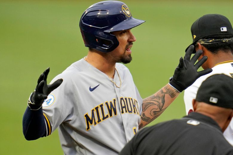 Burnes cruises, Brewers top Bucs for 9th straight win