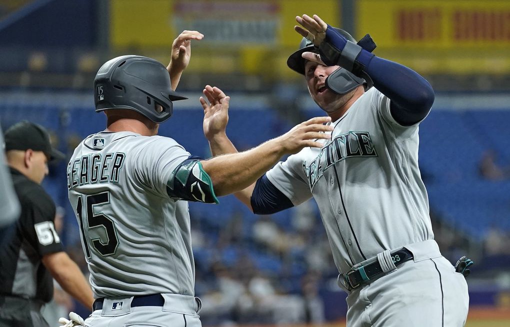 Keynan Middleton of the Seattle Mariners celebrates after forcing