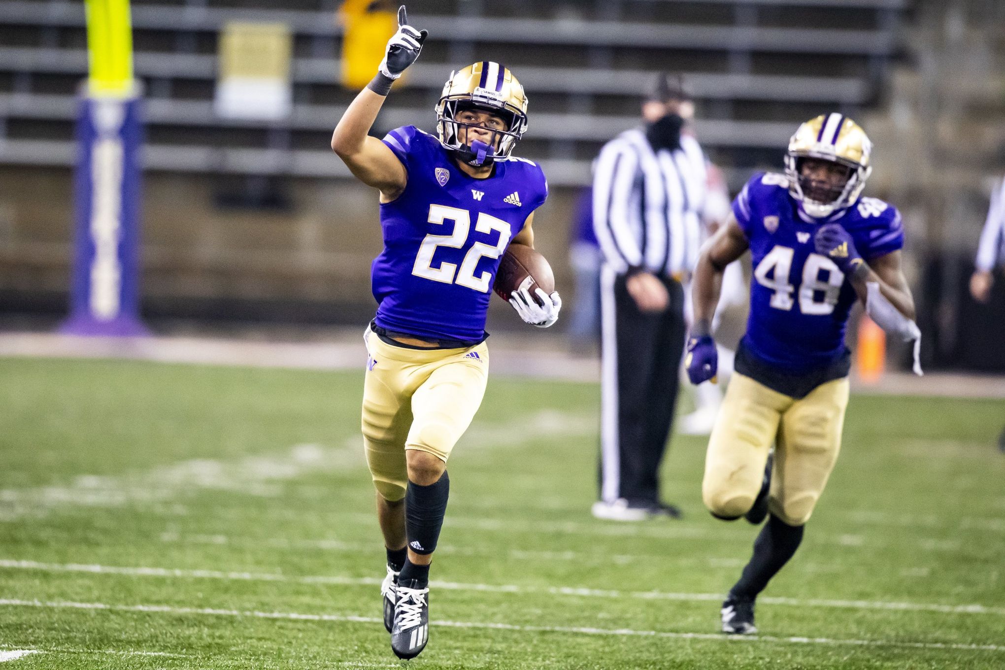 Washington Huskies Football Interview with Taylor Rapp before NFL draft -  UW Dawg Pound