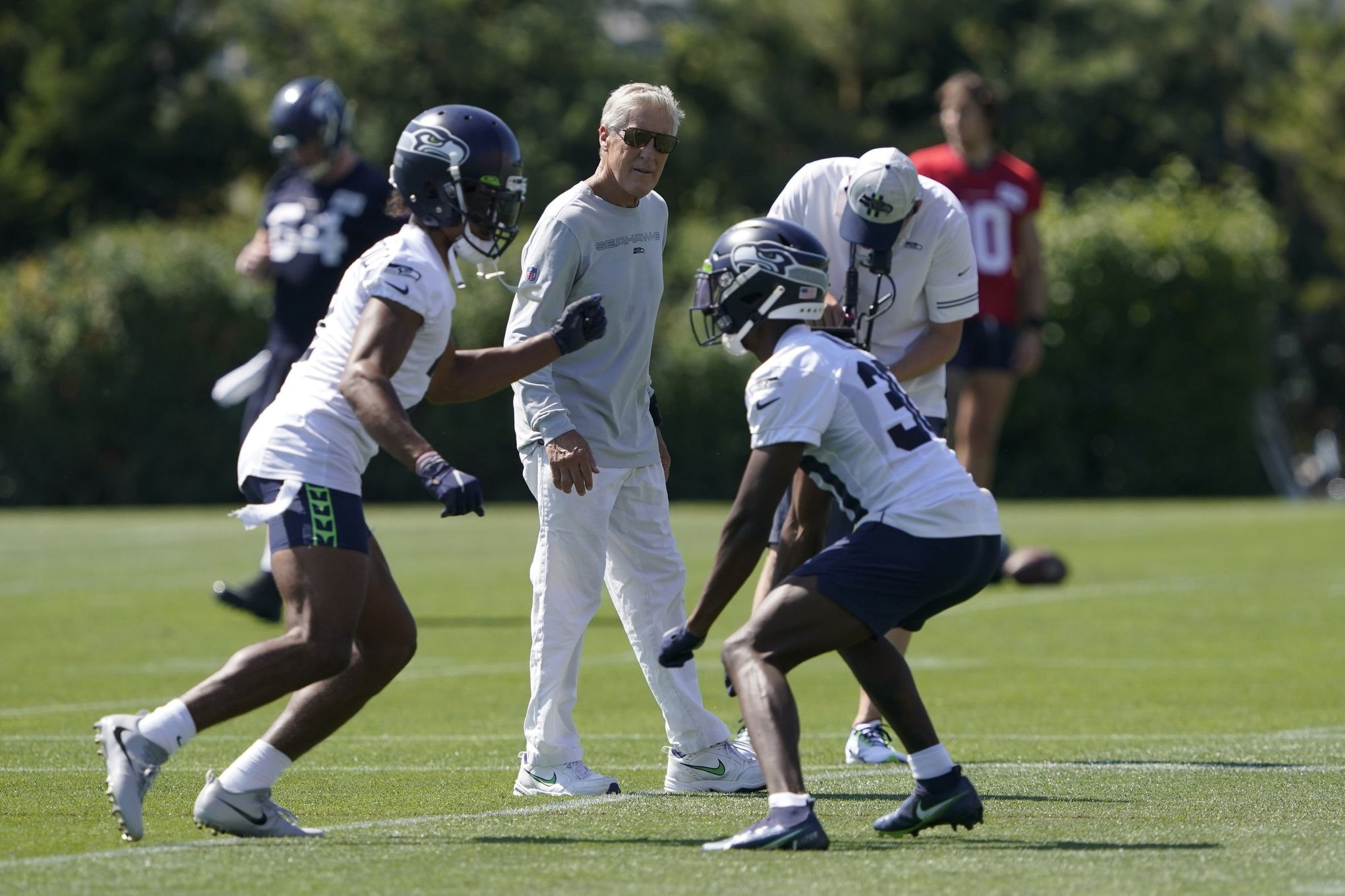 Seattle Seahawks' Bobby Wagner doesn't practice during first day of  training camp 