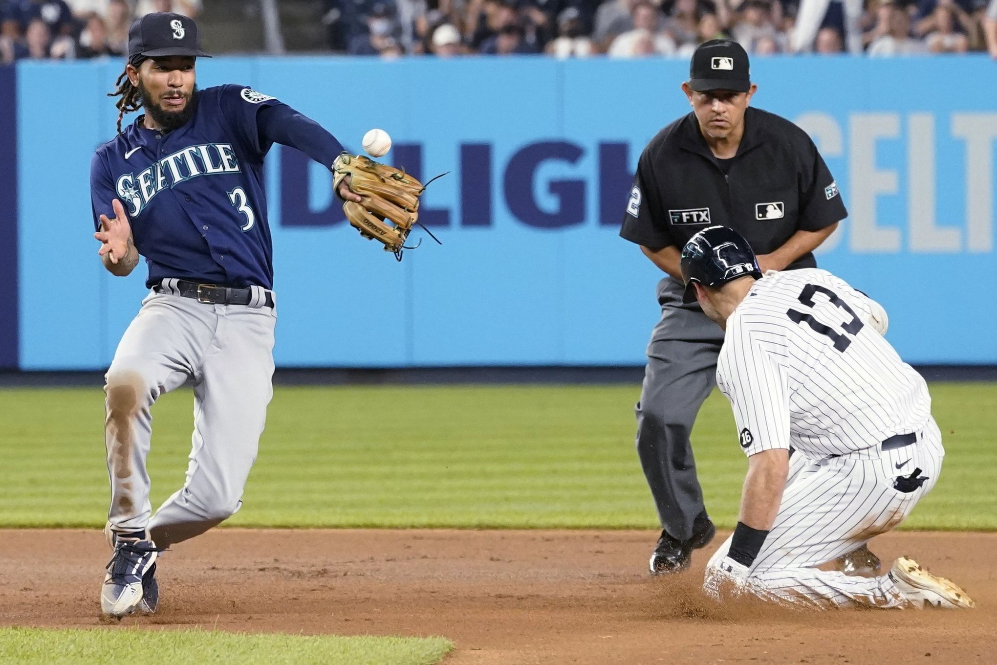 Joey Gallo's three-run homer leads Yankees past Mariners