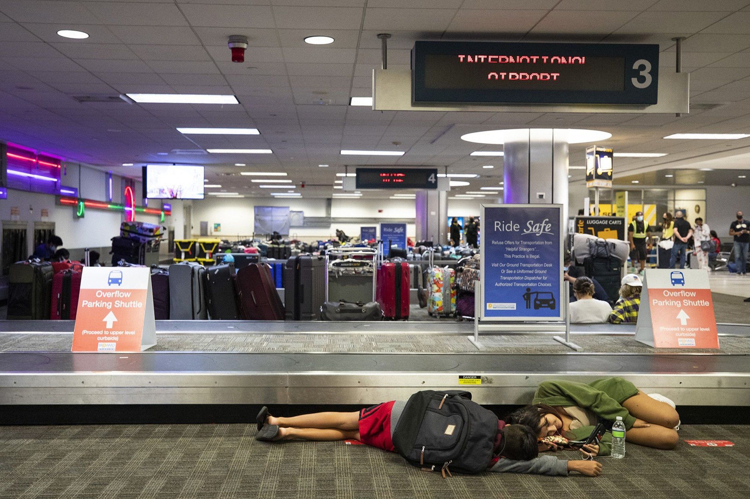 Spirit airlines 2025 baggage damage