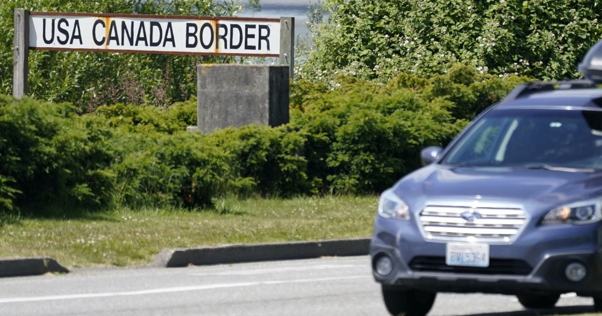 US keeps ban on nonessential border crossings to slow COVID The