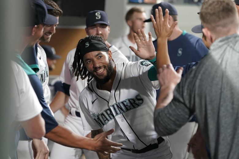 Mariners draw strong message from Seahawks after dramatic walk-off win vs  Rangers