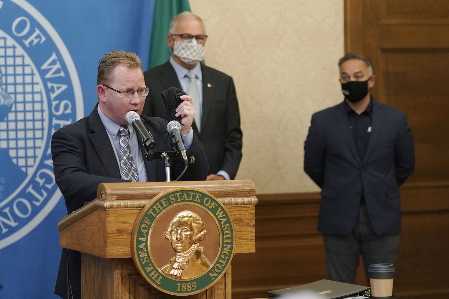tail thumb Person in charge Inslee brings back statewide mask order and mandates vaccines for school workers | The Seattle Times tail thumb Person in charge Inslee brings back statewide mask order and mandates vaccines for school workers | The Seattle Times