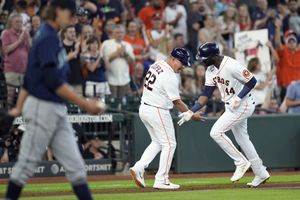 Mariners defeat Astros, Minute Maid Park, old behavior patterns, magical  thinking itself - Lookout Landing