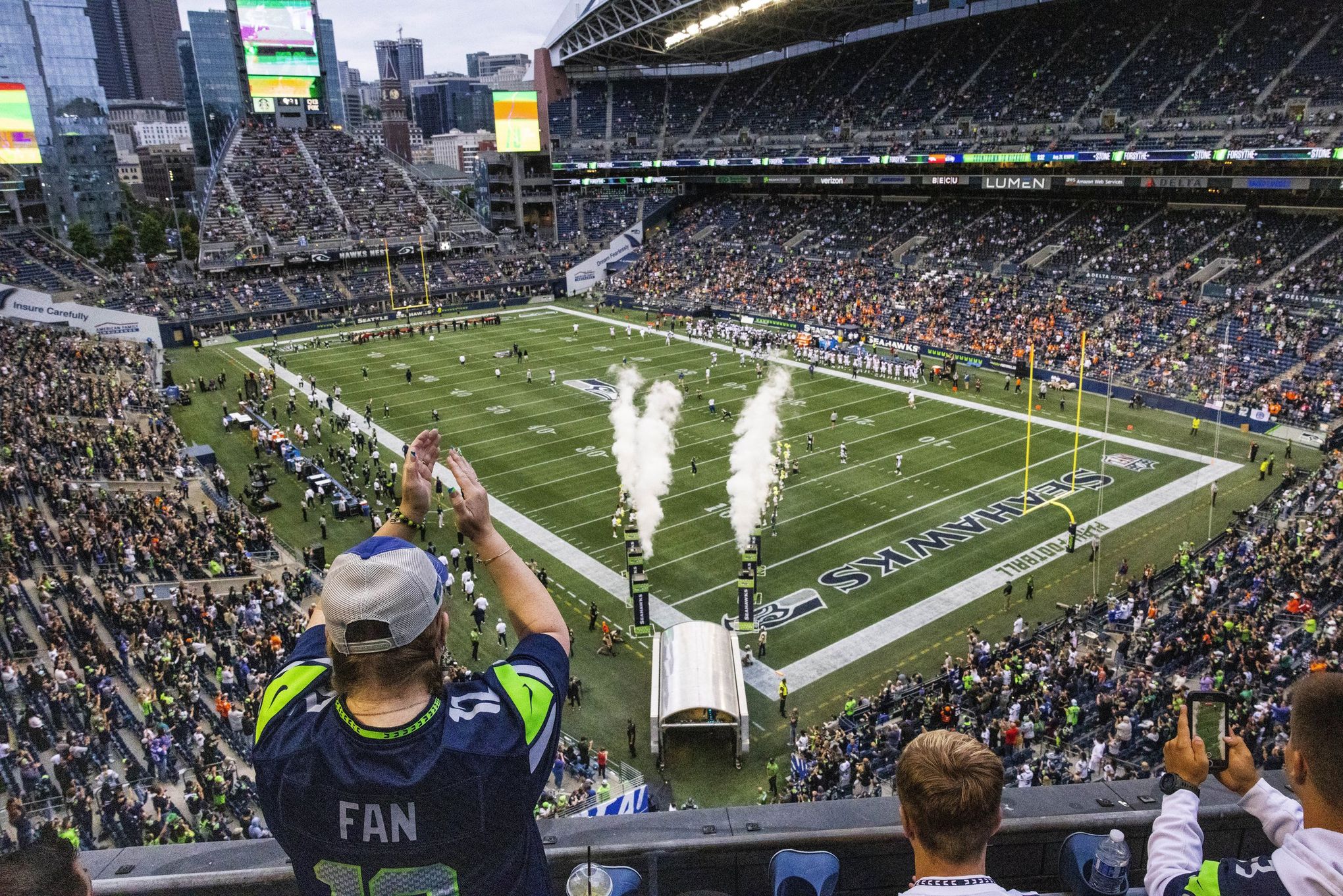 Broncos beat Seahawks 30-3 in first game with fans at Lumen Field