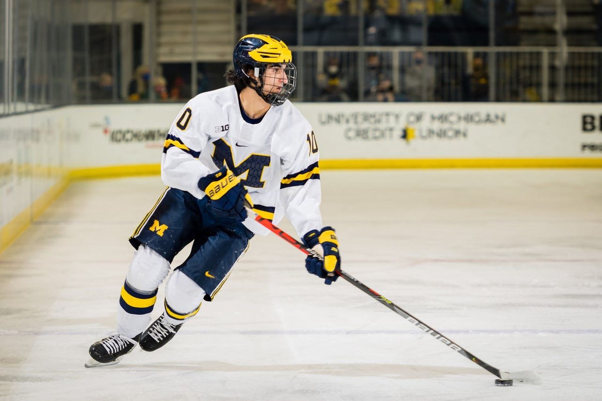 Owen Power, Kent Johnson leave Michigan hockey for NHL contracts