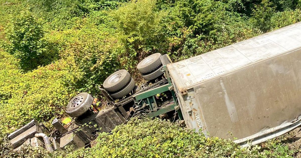 Semi-truck driver dies in crash on Interstate 5 in Tukwila | The ...