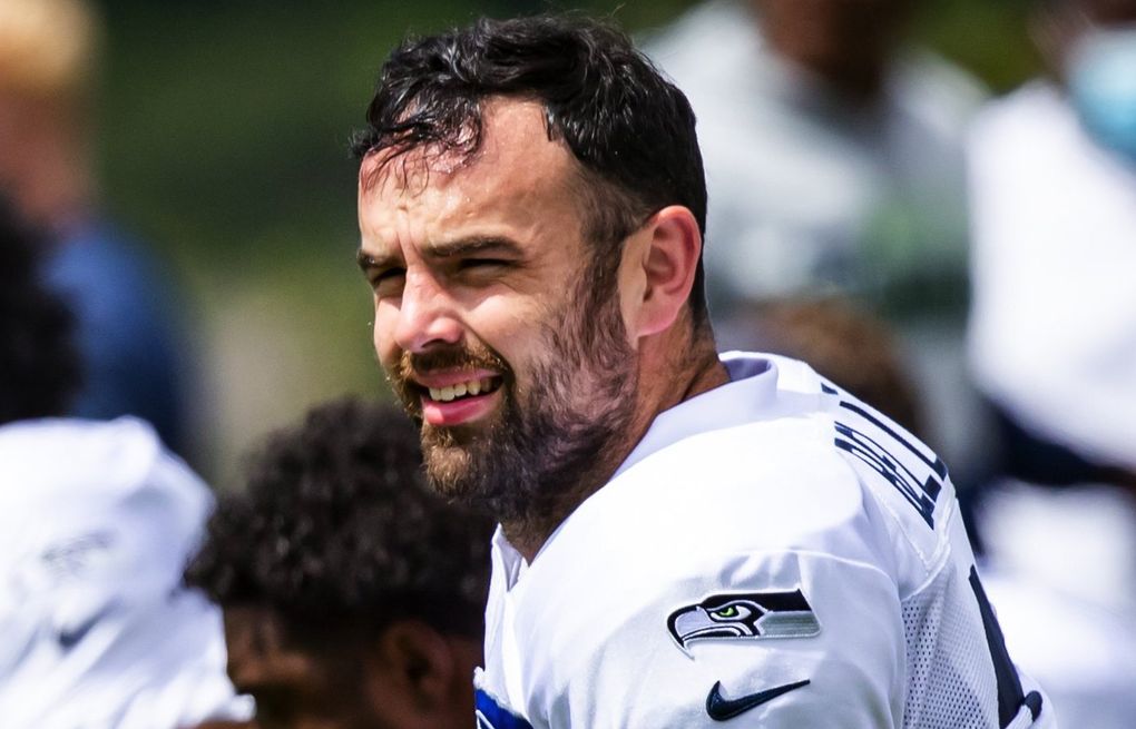 Nick Bellore posts priceless tweet after re-signing with Seahawks