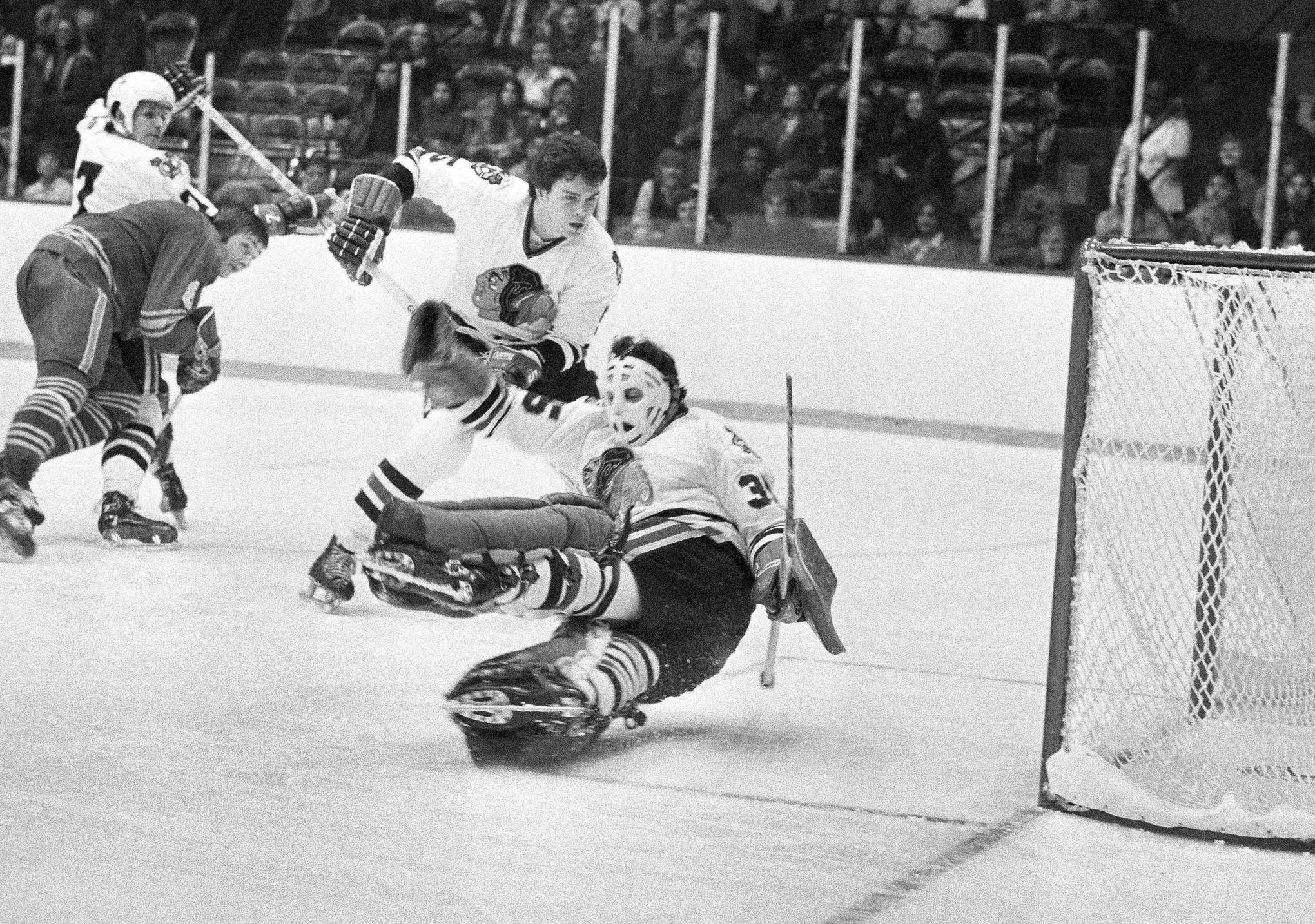 NHL great Stan Mikita dies at 78 - The Boston Globe