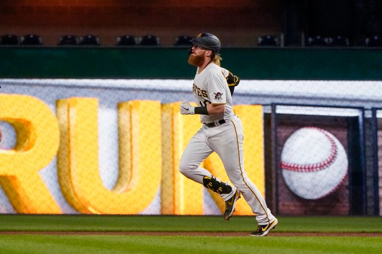 Pirates rally past the Dodgers 9-7