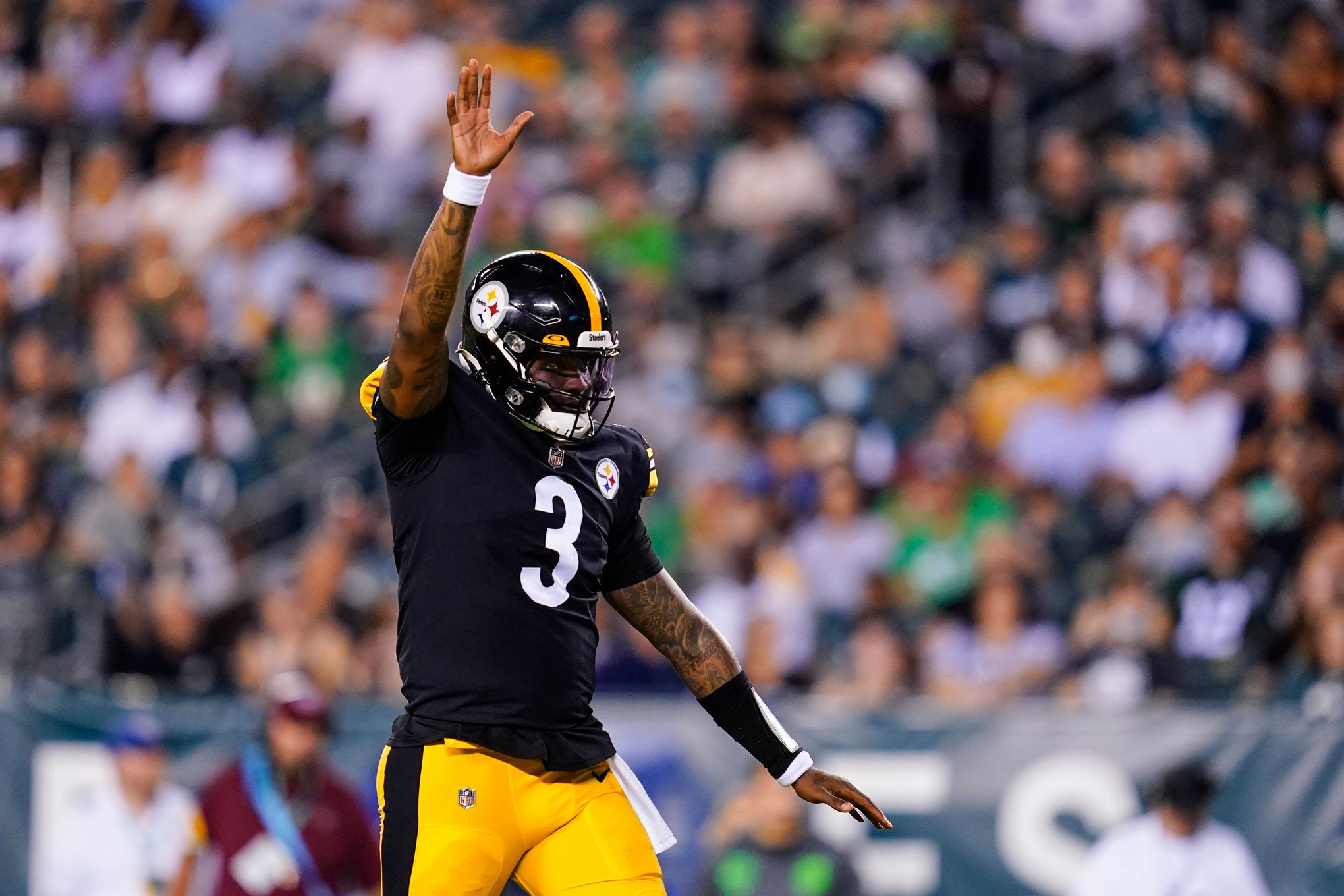 Steelers rally behind Haskins to beat Eagles 24-16