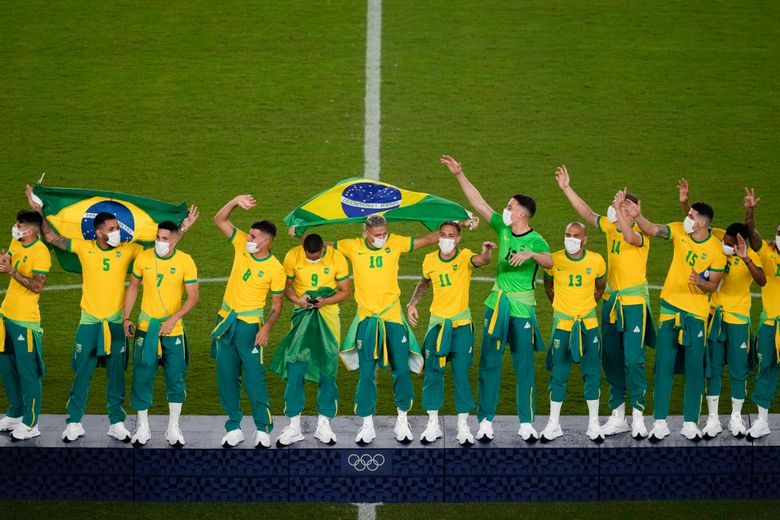 Photo of the brazilian soccer team hi-res stock photography and images -  Alamy