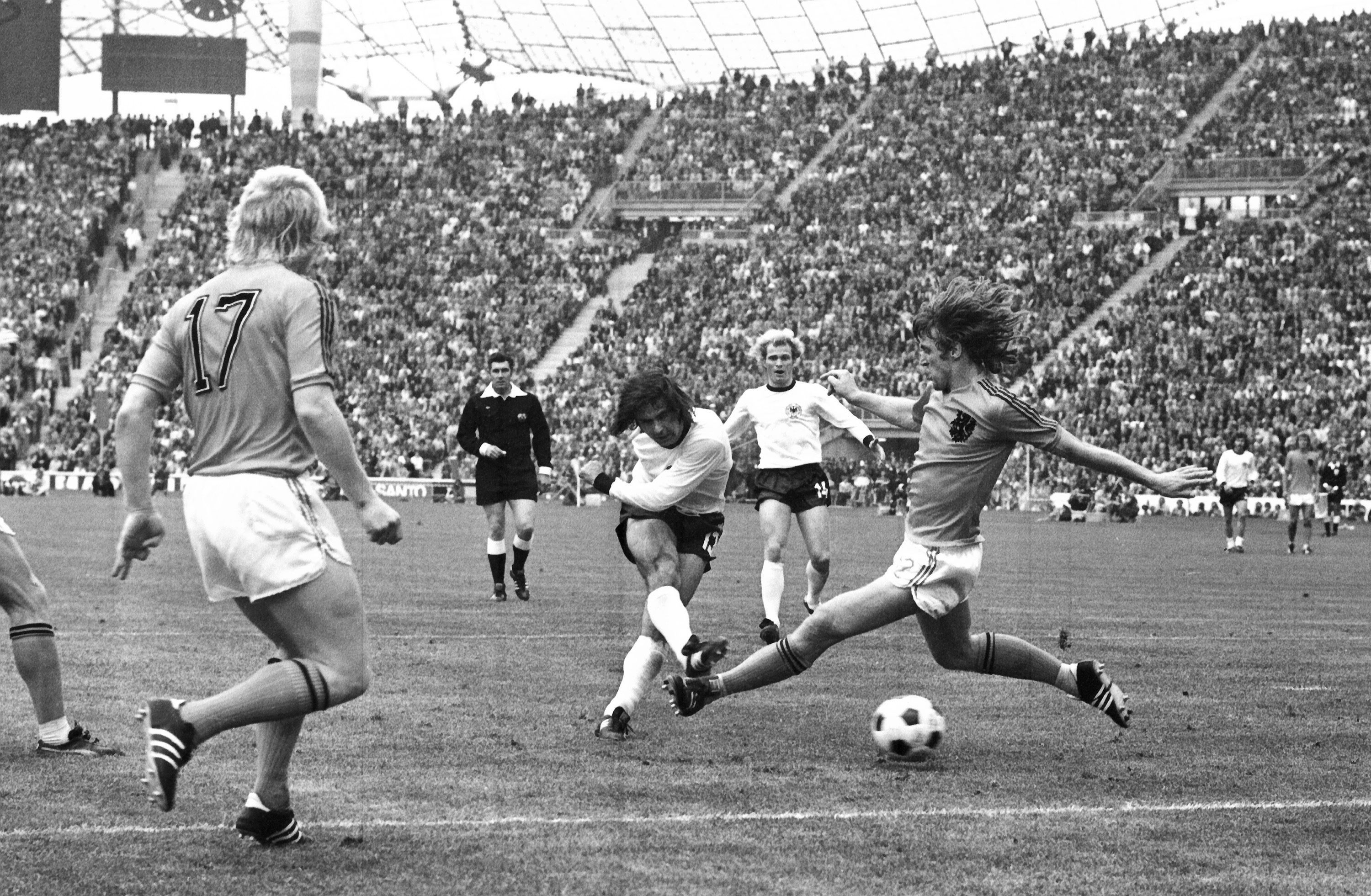 Gerd Müller, 'the best striker in history,' dies at 75 | The