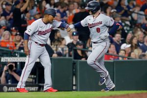 Donaldson's RBI single in 11th lifts Twins over Astros 5-4