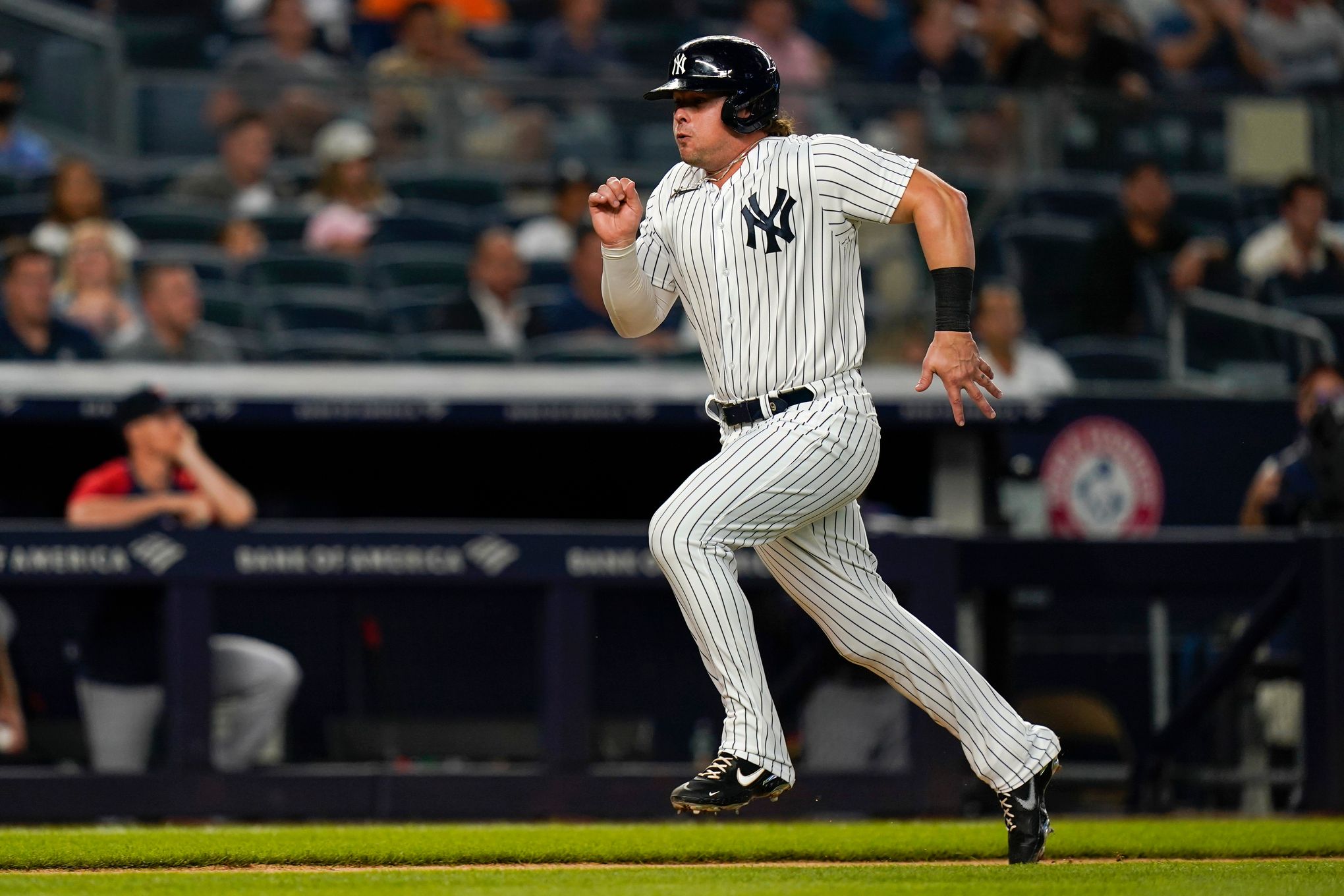 Luke Voit hits 2 homers, Yanks sweep doubleheader