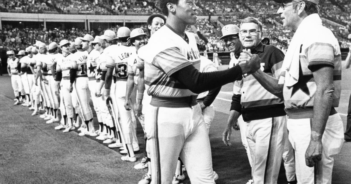 J R RICHARD in action Houston Astros Photo (c) 1971-80 AS ERA and SO Leader