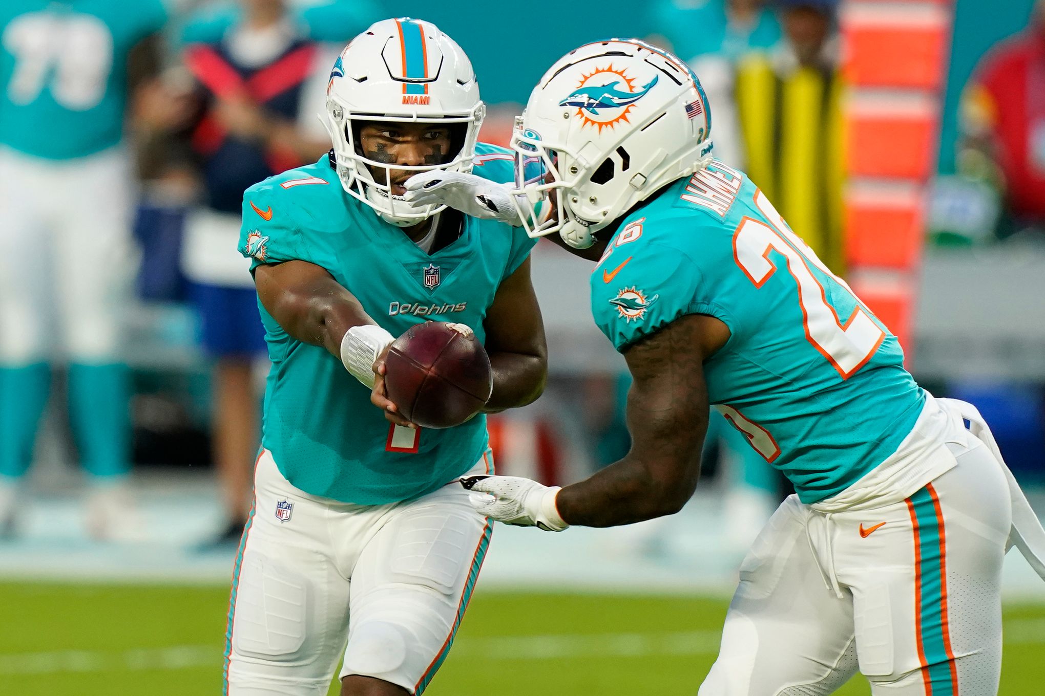 Dolphins fight back against Falcons in joint practice; Jaylen Waddle hurt