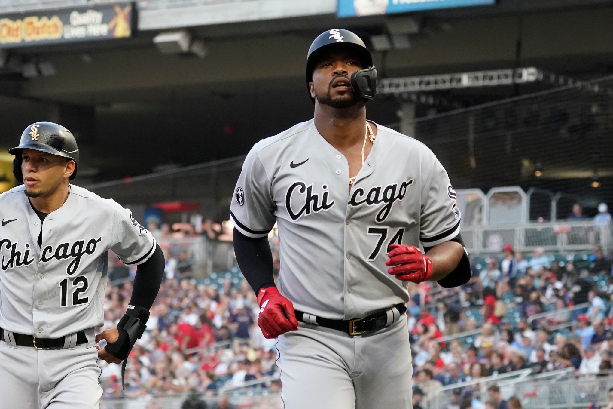 Byron Buxton homers twice as Twins best White Sox