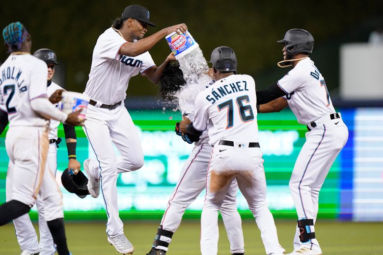 Jorge Alfaro hits MONSTER homer to walk-off against his former team! 