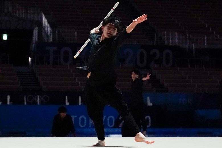 Left out of Olympics, men’s rhythmic gymnasts loved in Japan The Seattle Times
