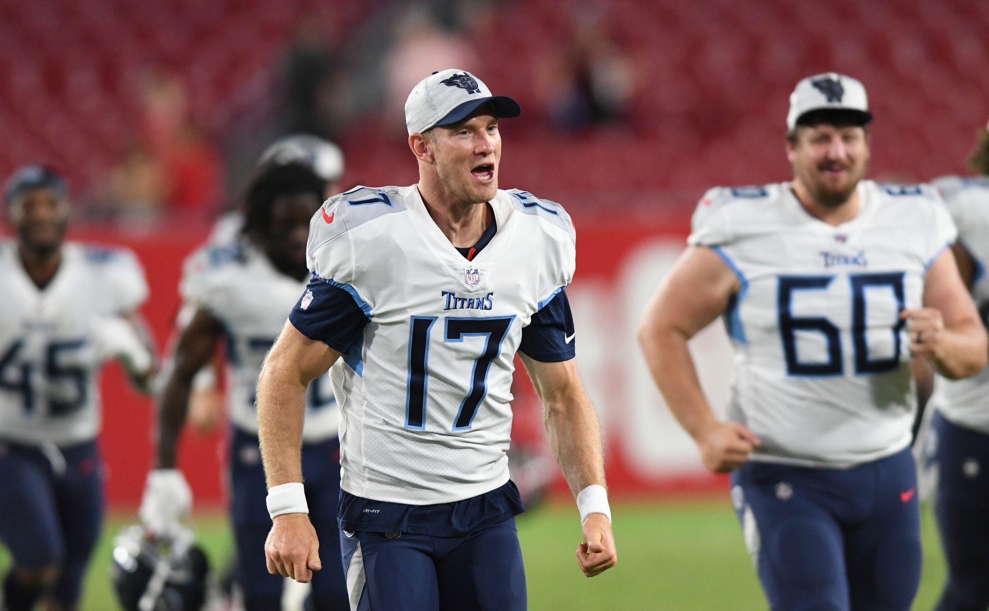 Tennessee Titans OT Kendall Lamm announces positive COVID-19 test