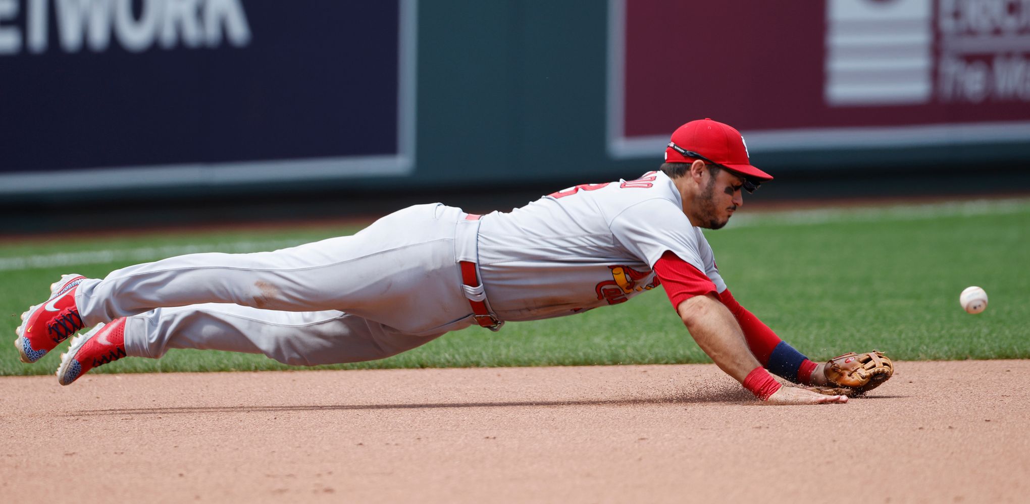 Arenado homers in fourth straight game, leads Cardinals to 5-2 win