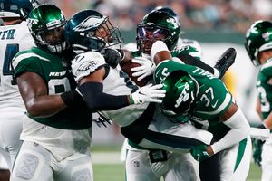 Hail Morgan! Jets rally to tie Eagles 31-31 as time expires