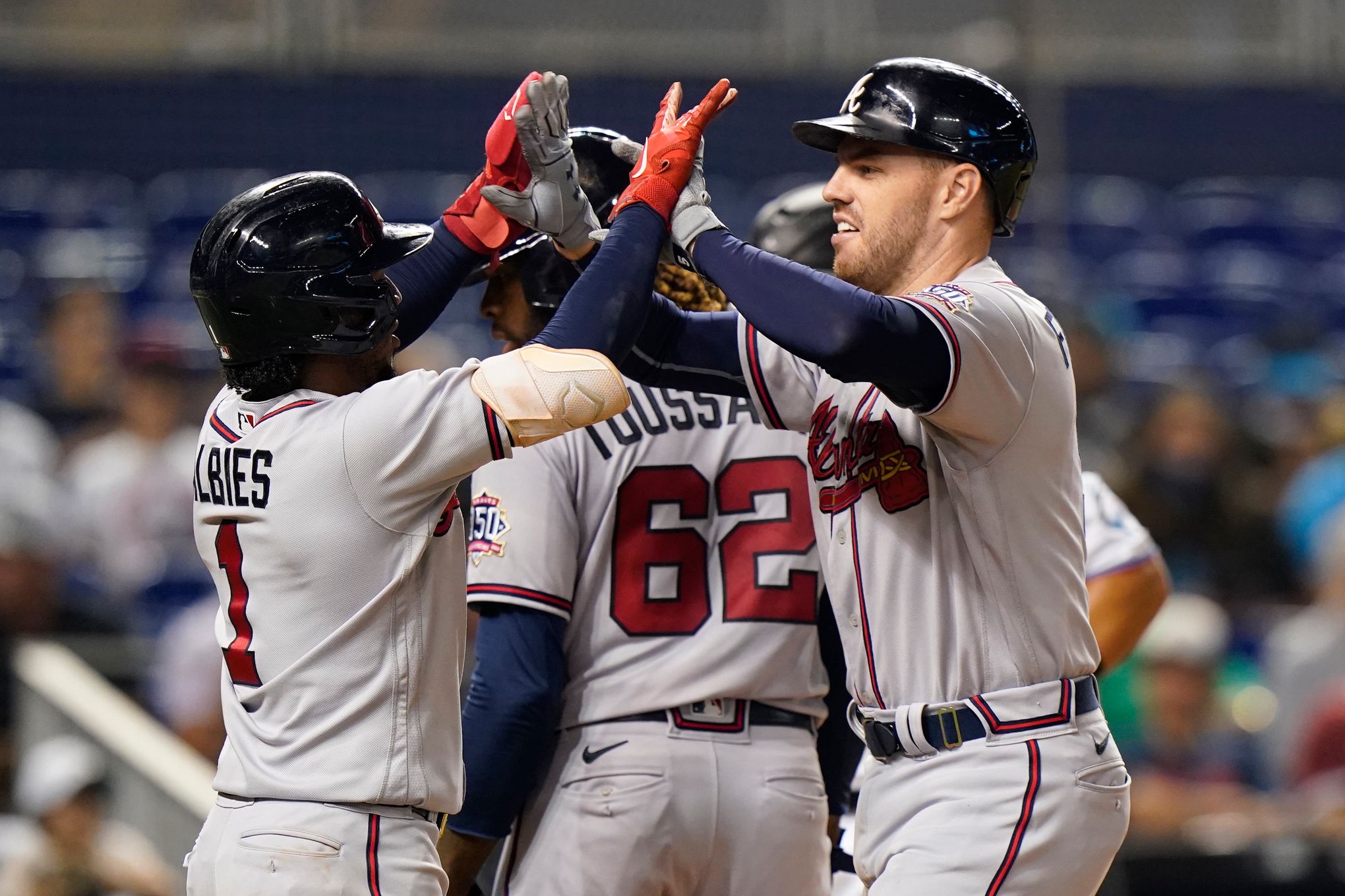 Duvall goes deep twice; Braves' streak now 11