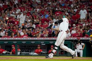 Winker's big night powers Reds past Pirates 11-3 - The San Diego