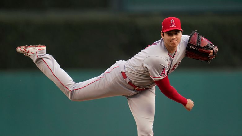 Shohei Ohtani hits 40th homer after leaving mound early with