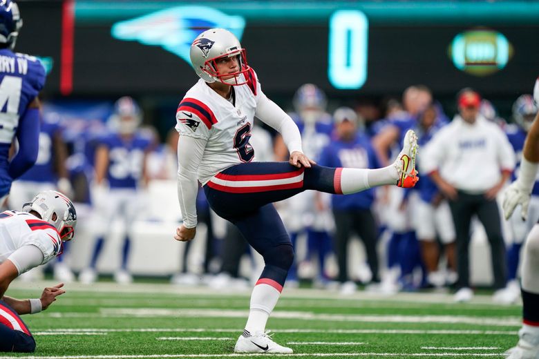 Patriots elevate K Folk, backup QB Hoyer from practice squad