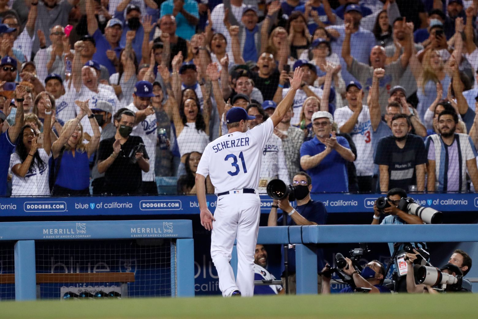 Scherzer Ks 10 in debut, Dodgers hit 4 HRs to beat Astros