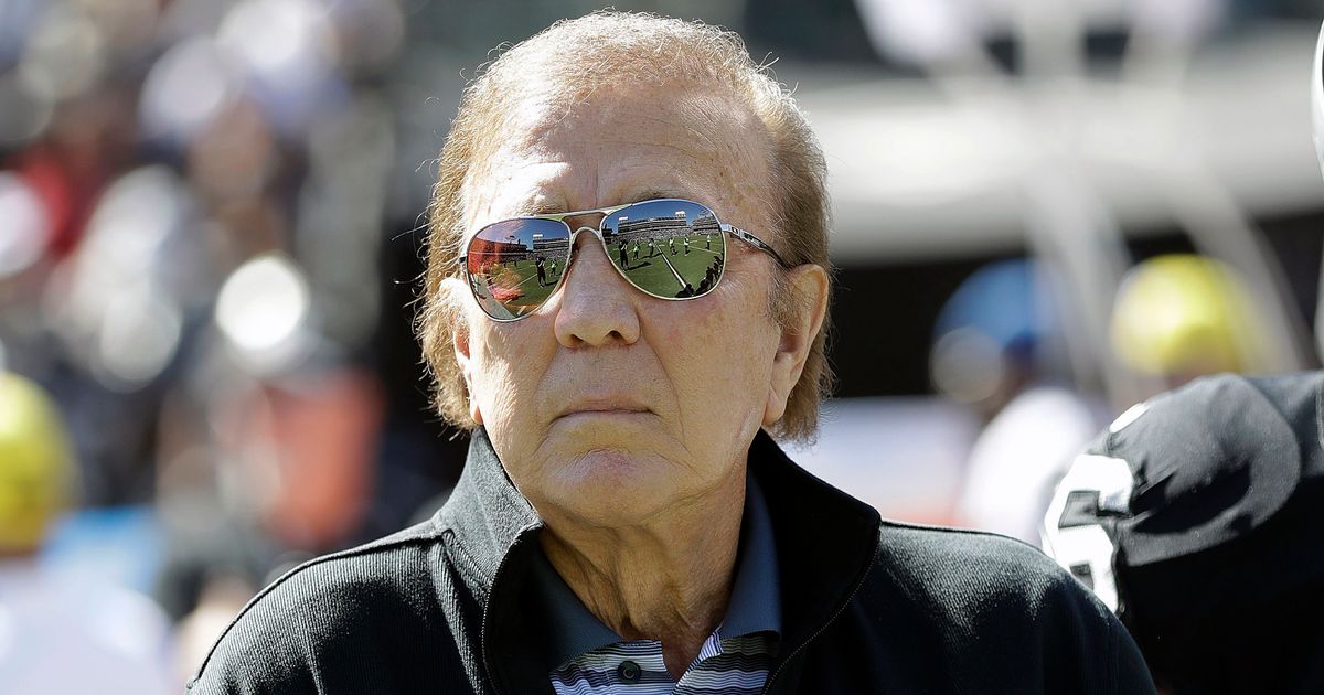 Tom Flores was trailblazer for Latinos in NFL, helped change history