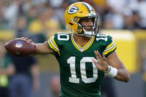 Love showcases his skills, Packers fall to Texans 26-7 in first preseason  game