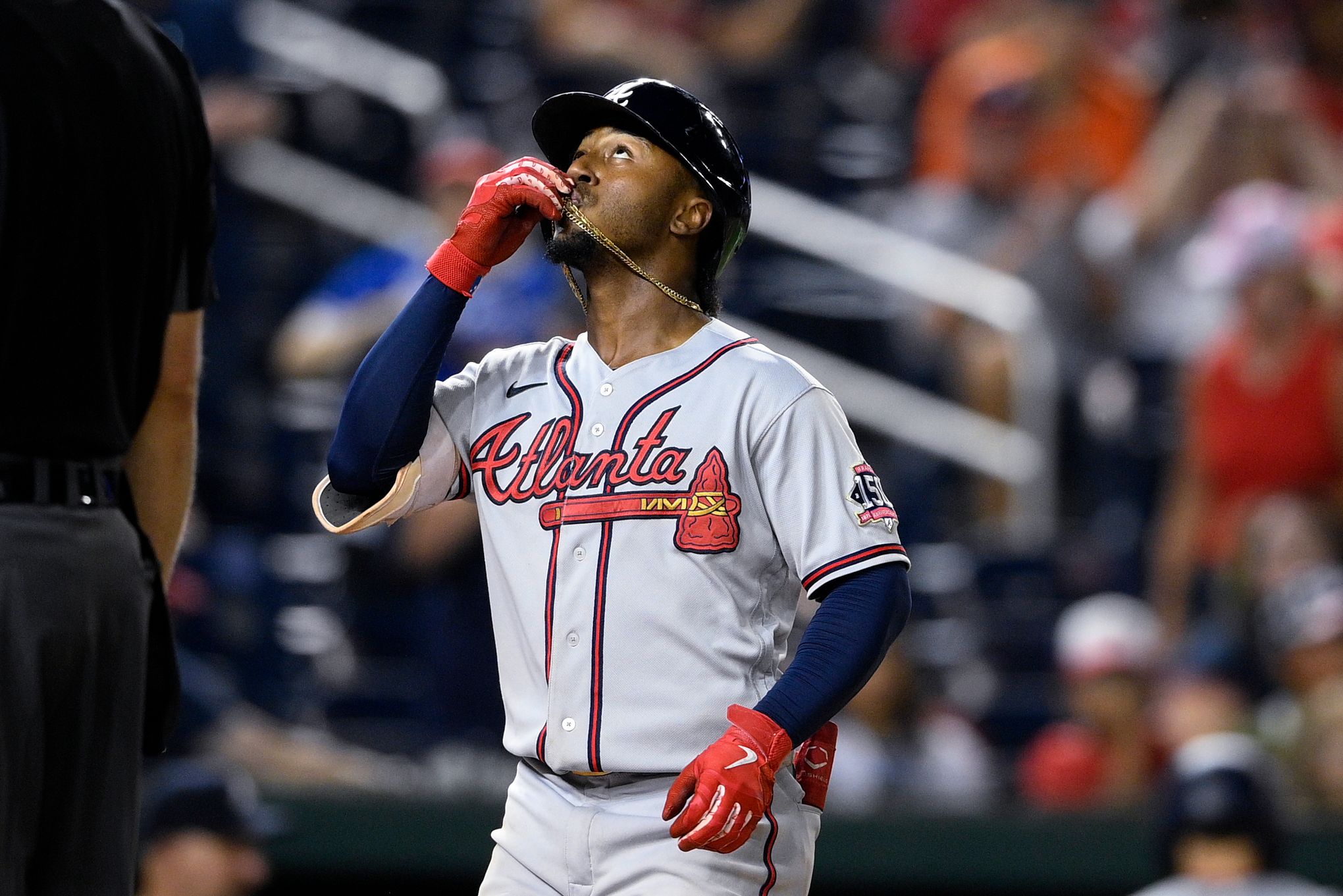 Braves rally for 5-4 win over Phillies on d'Arnaud, Riley homers