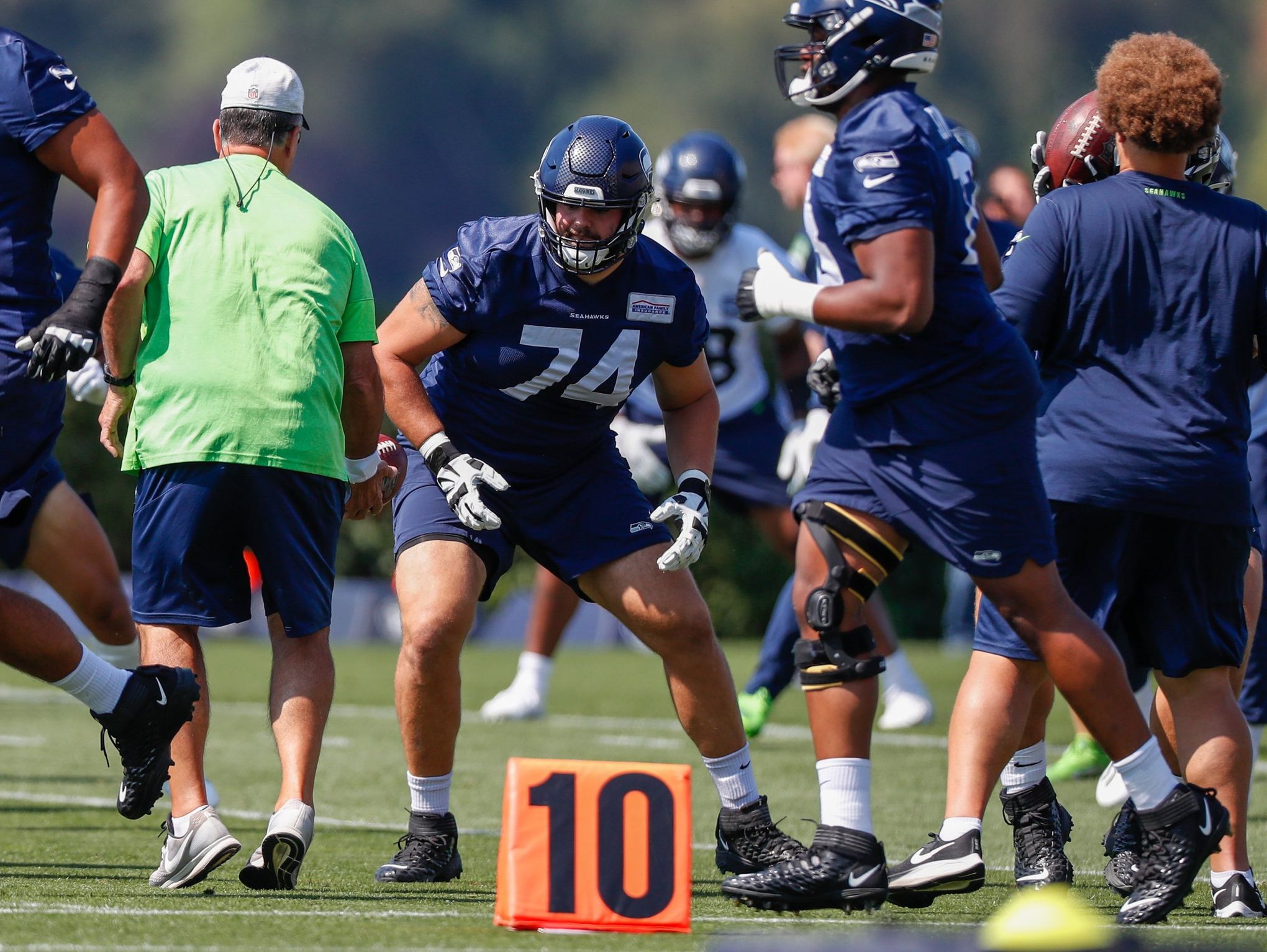 Former Redwood standout Curhan sticks with Seahawks