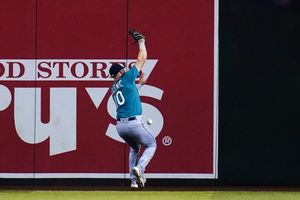 No chasing numbers -- Mariners' Jarred Kelenic commits to his swing -  Seattle Sports