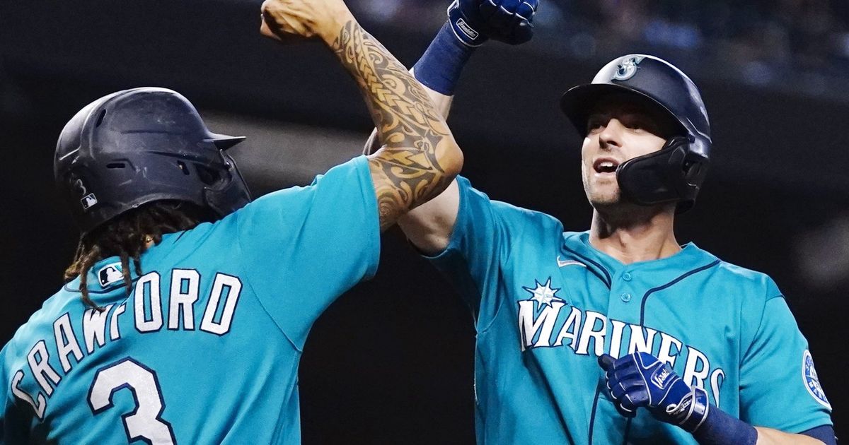 Photos Mariners edge out Dbacks in 10 innings The Seattle Times
