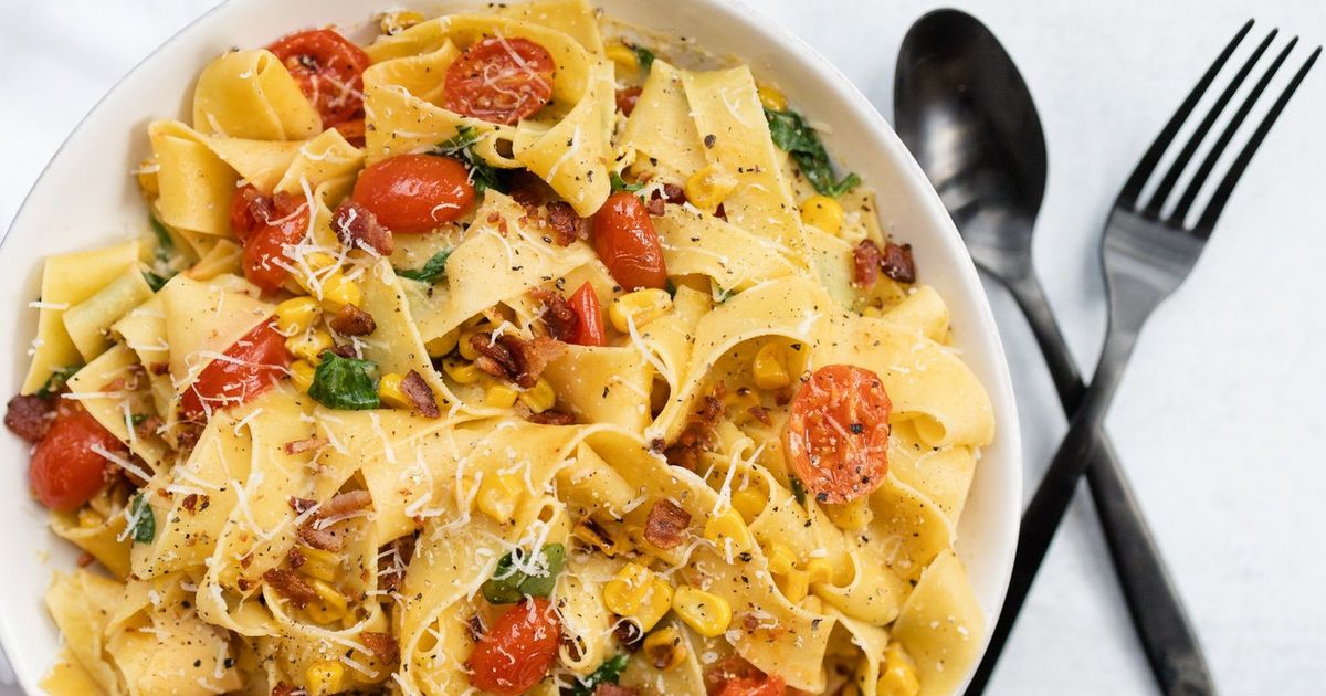 This delectable corn and blistered-tomato pasta offers creamy richness ...