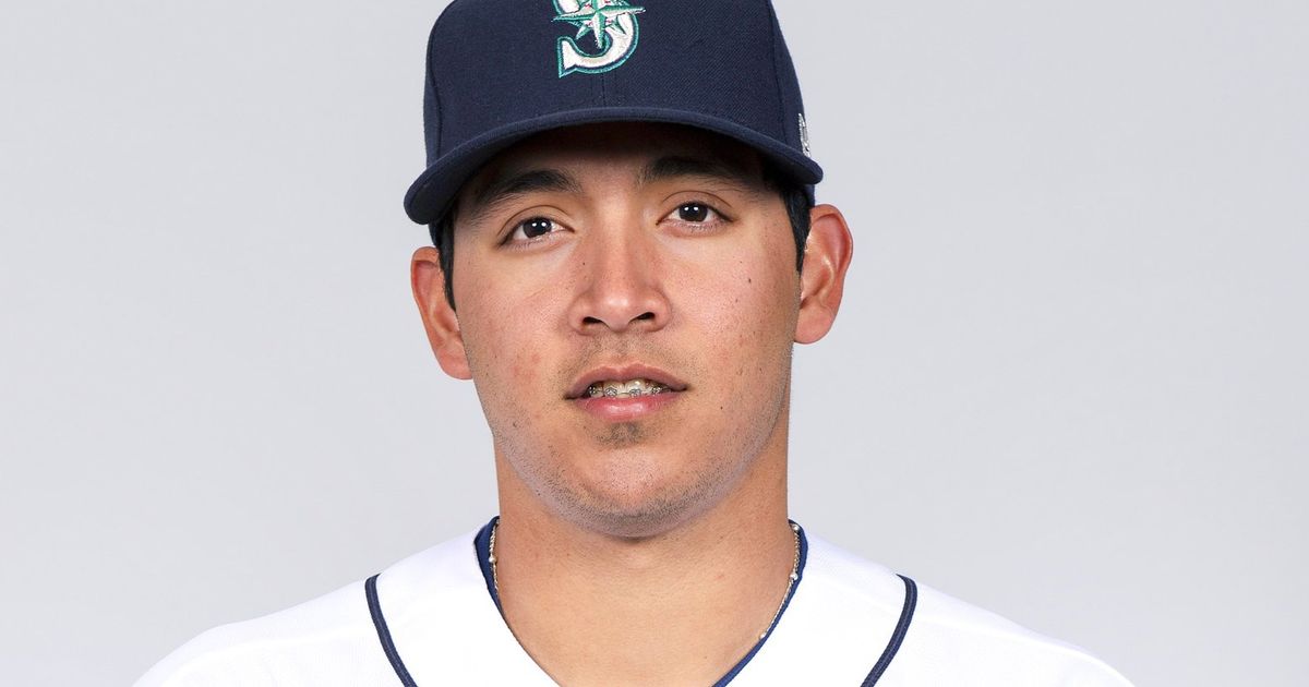 Anybody know why Andres Munoz isn't listed as a selectable player on mlbshop .com? Is he changing his number, is that why? : r/Mariners