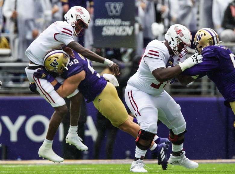 Huskies Use Long Ball to Defeat Texas State in Series Opener