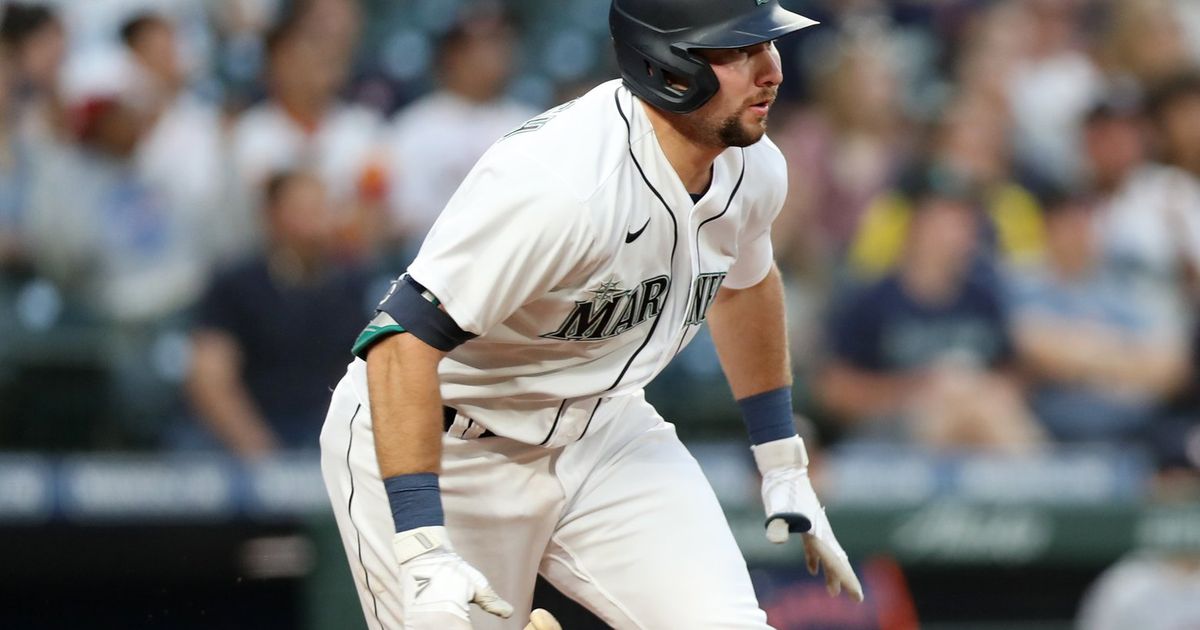 Mariners rookie catcher Cal Raleigh makes most of rare start in