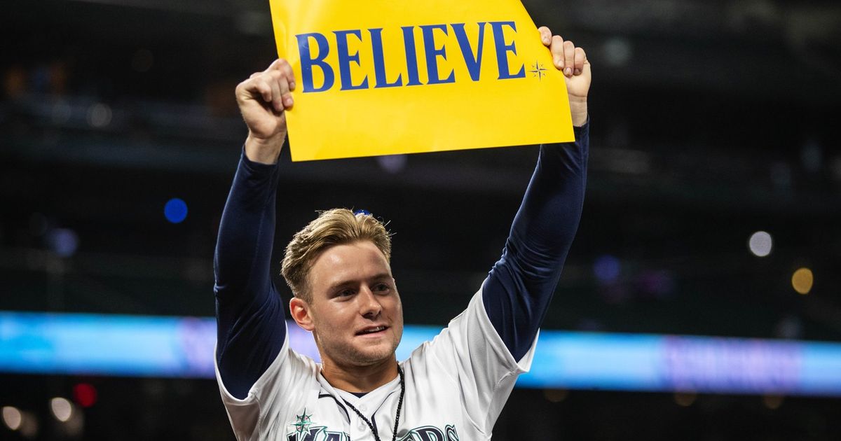 Mariners remain halfgame back in wildcard race with three games