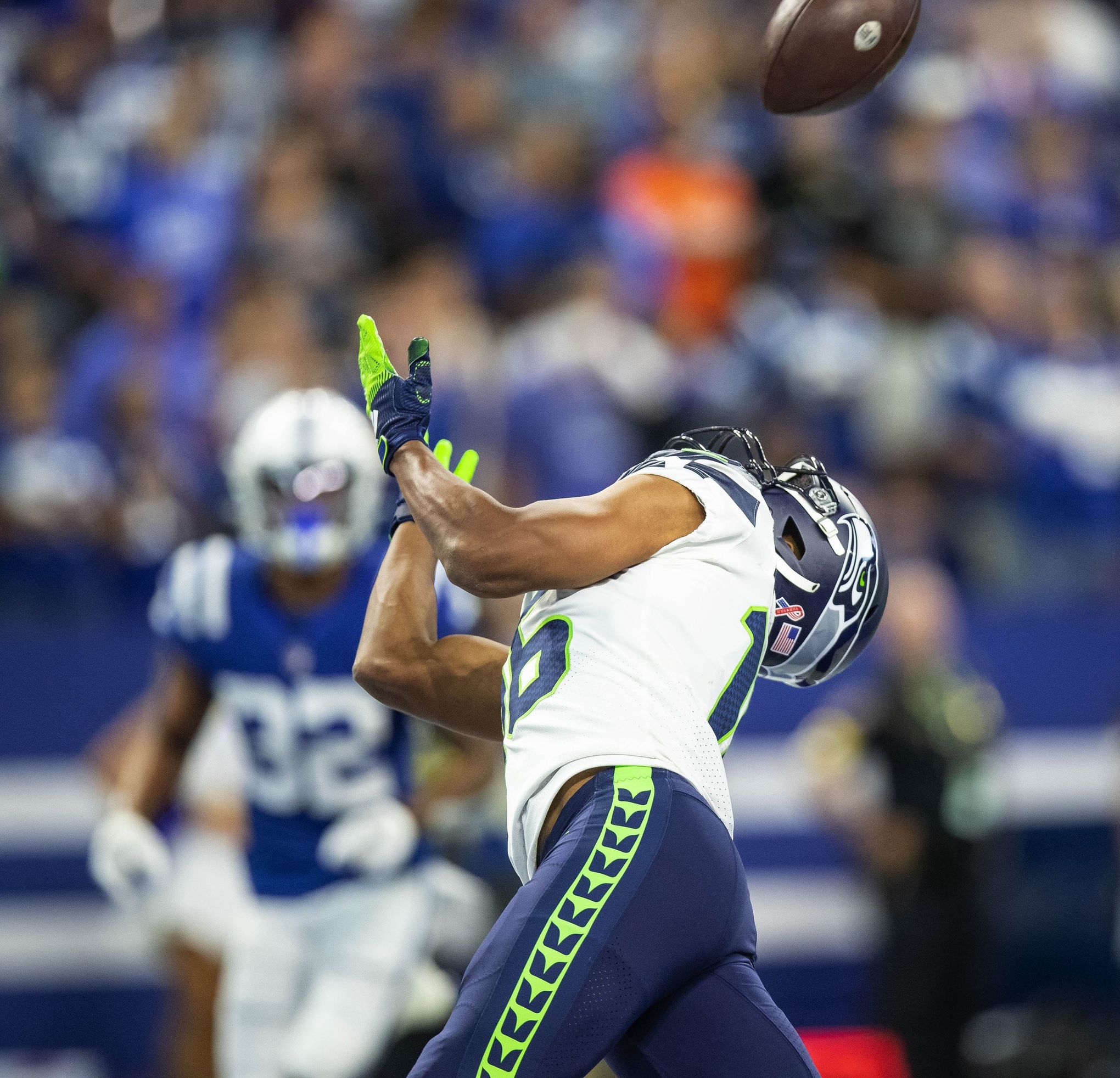 Seahawks' new offense dazzles while defense stifles Colts in 28-16