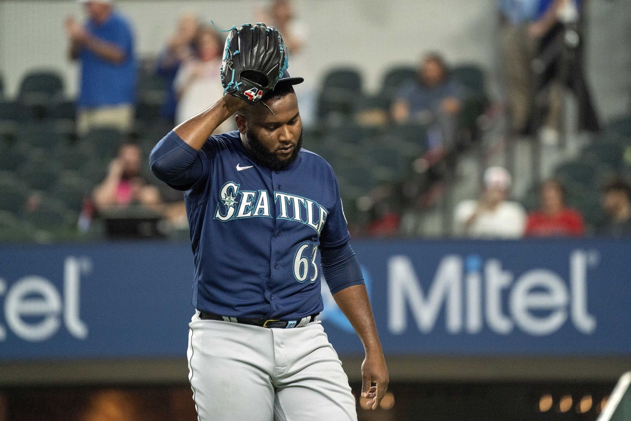 Mets trade for 2 Mariners relievers, but there's a catch