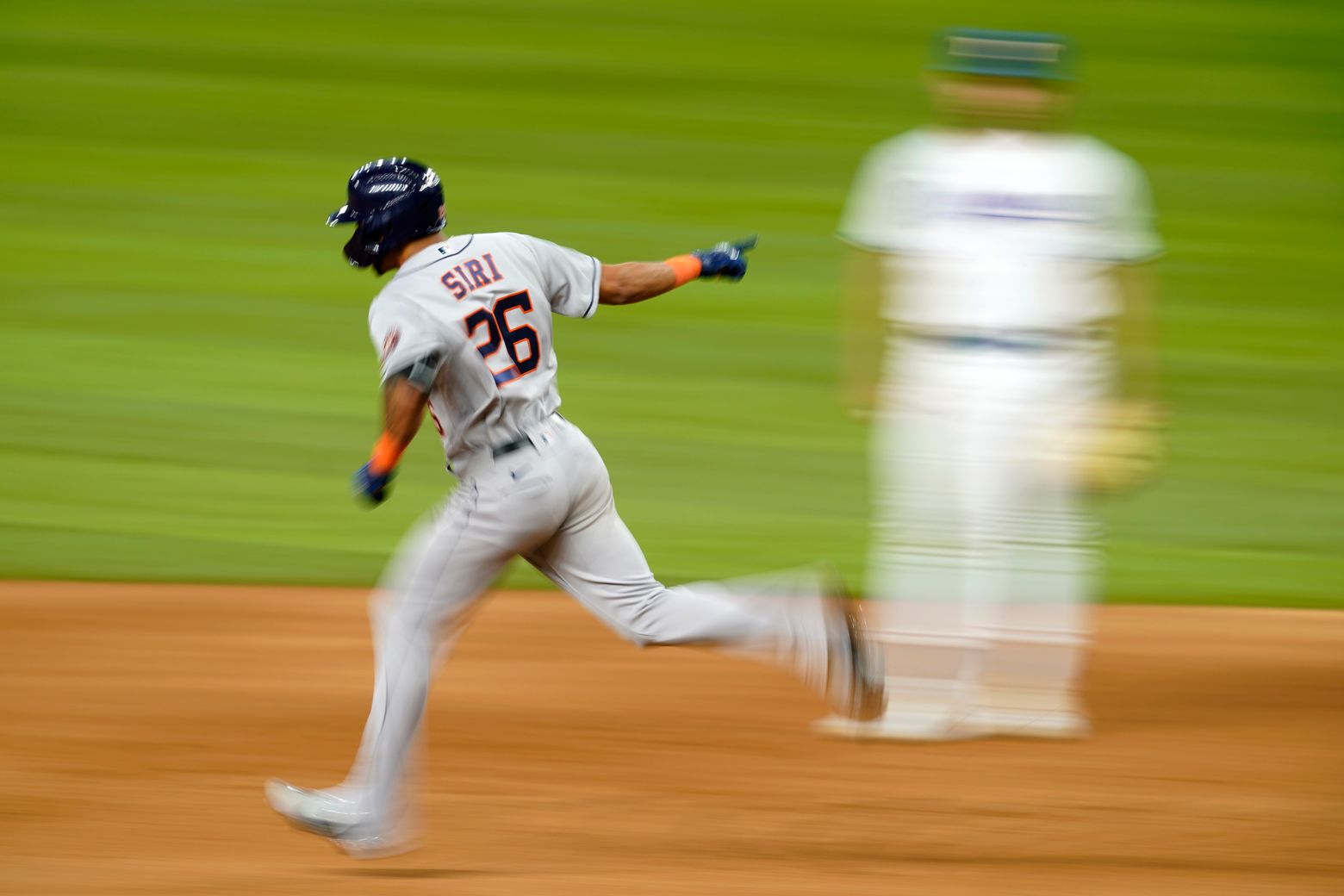 Hey Siri! Astros rookie homers twice in 15-1 win at Rangers - Seattle Sports