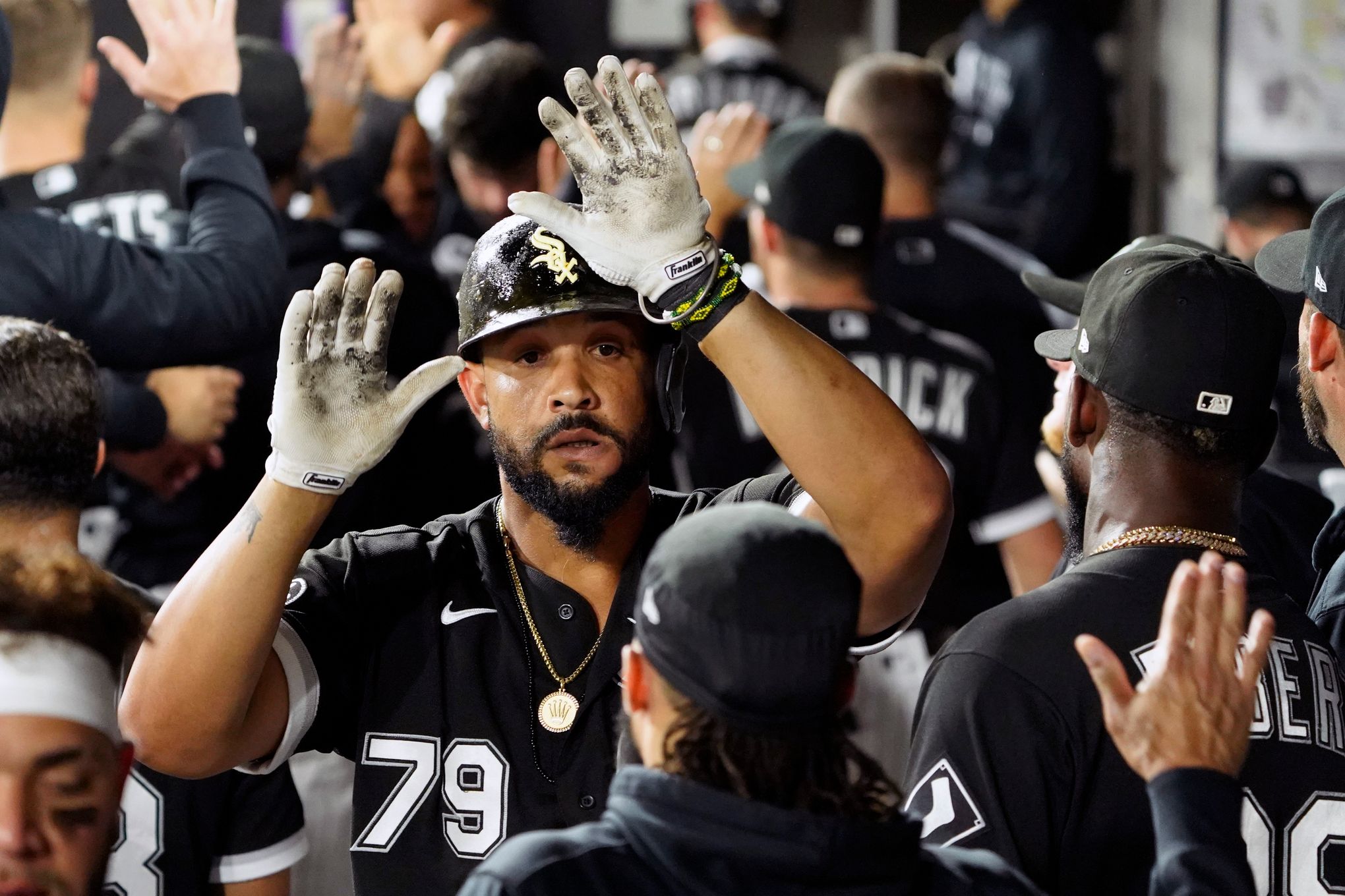 Homers hit close to home for White Sox first baseman Jose Abreu, son